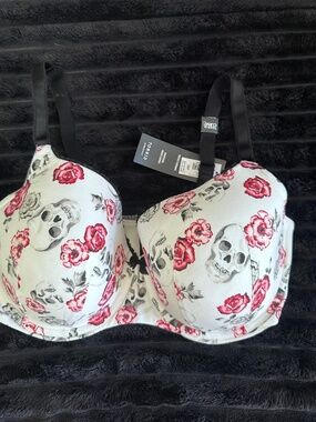 NWT Torrid Women's White Skull & Pink Rose Printed Underwire Bra